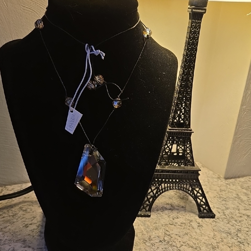 Elegant Black Necklace with Crystal Pendant